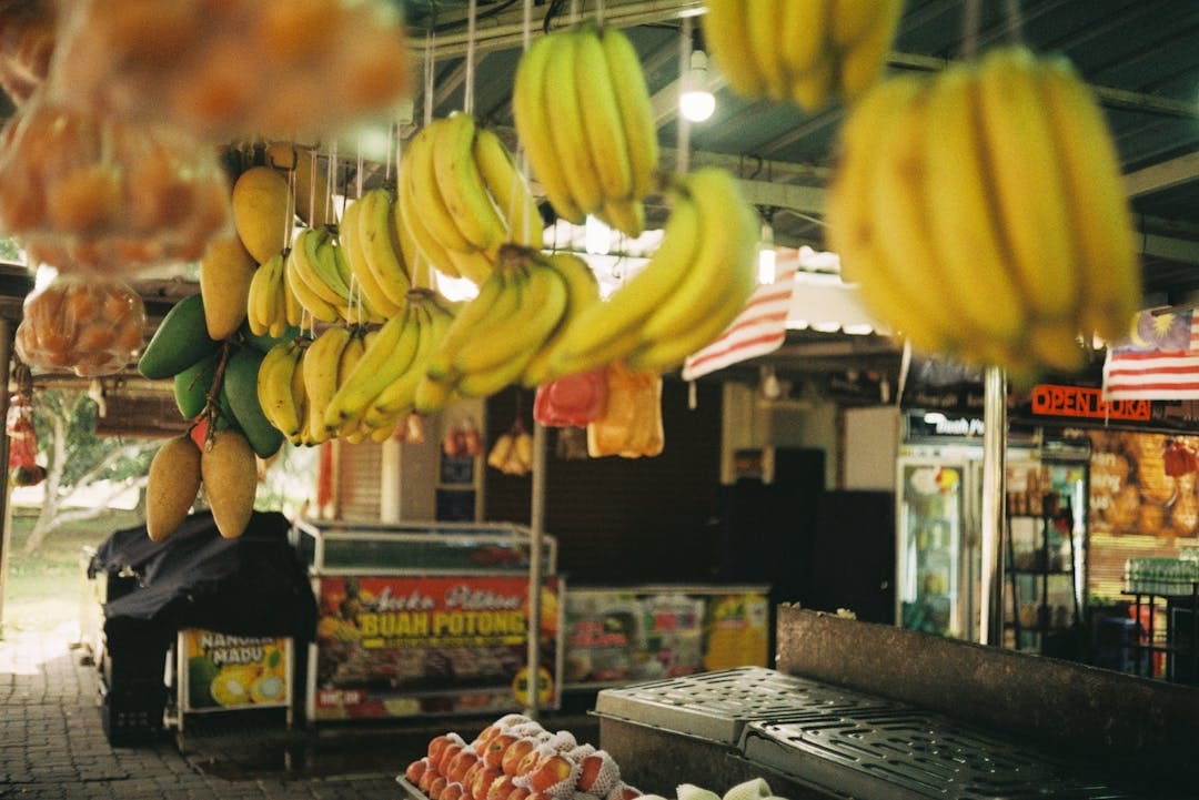 Bananas or Mangoes: The Ideal Choice for a Starving Stomach