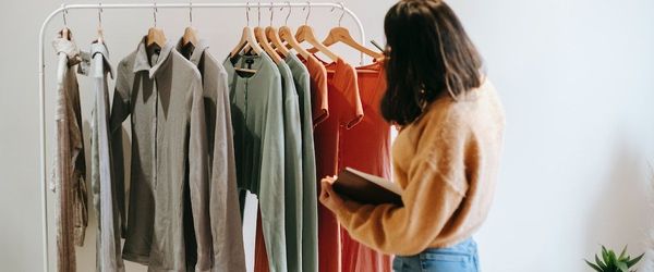 Best Colors To Choose While Sorting Clothes In This Season